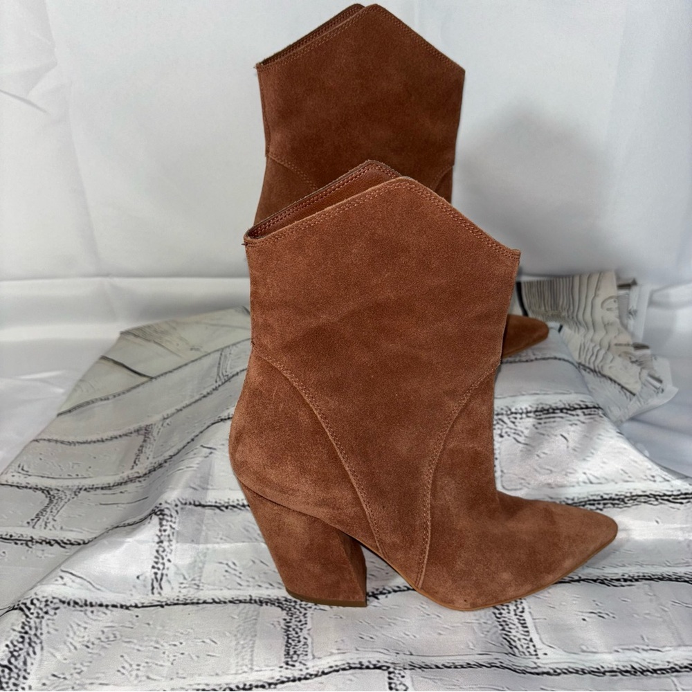 Dolce Vita Women's Nestly Ankle Boot Size 6